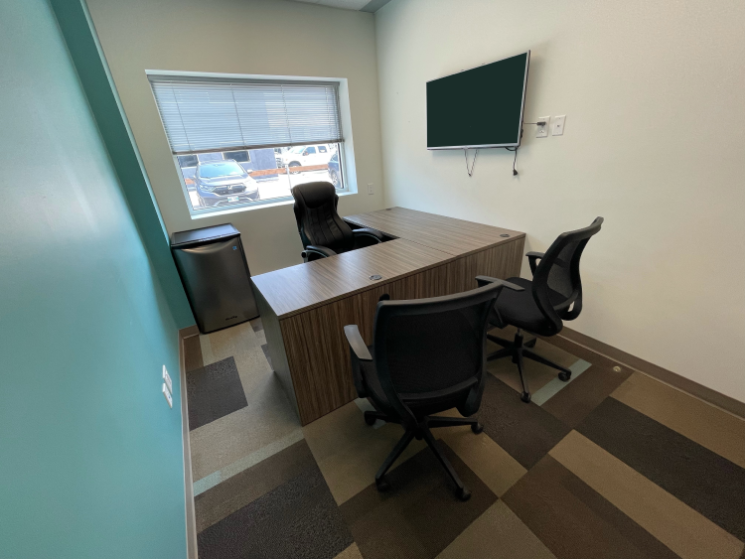 Office Available On Floor 1 of The EYE For Business Center, Located at 100-105 Fort Whyte Way, Oak Bluff, Manitoba R4G 0B1, Office #15