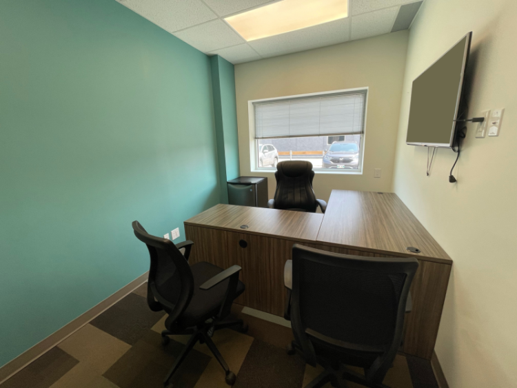 Office Available On Floor 1 of The EYE For Business Center, Located at 100-105 Fort Whyte Way, Oak Bluff, Manitoba R4G 0B1, Office #17